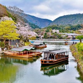 Paket Tour ke Jepang April 2023